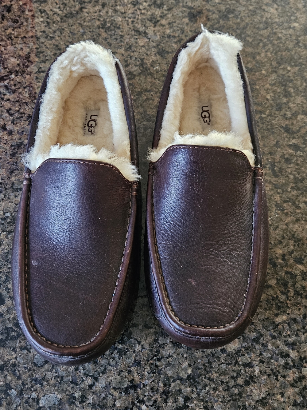 UGG Men’s Ascot Brown Leather Wool Lined Slippers Size 10